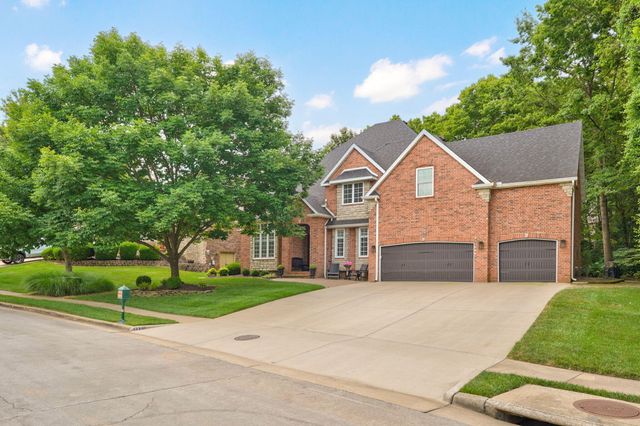 2361 S Celebration Avenue, Springfield, MO 65809