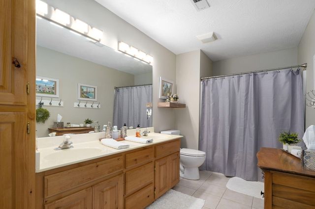 2361 S Celebration Avenue, Springfield, MO 65809