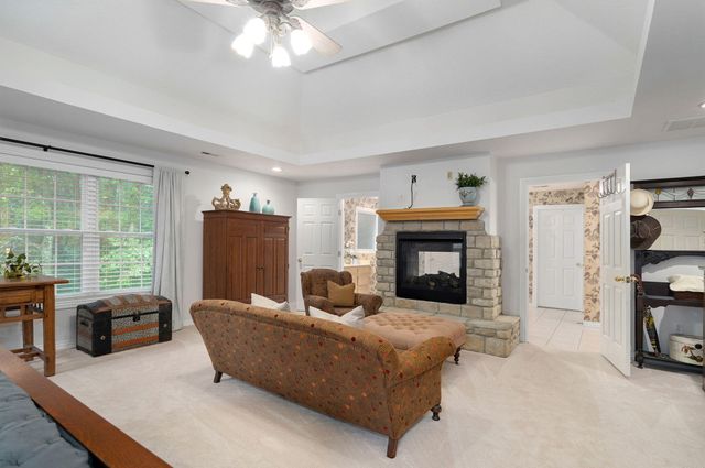 2361 S Celebration Avenue, Springfield, MO 65809