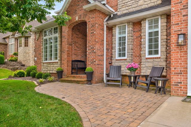 2361 S Celebration Avenue, Springfield, MO 65809