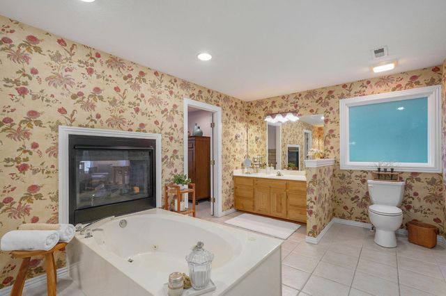 2361 S Celebration Avenue, Springfield, MO 65809