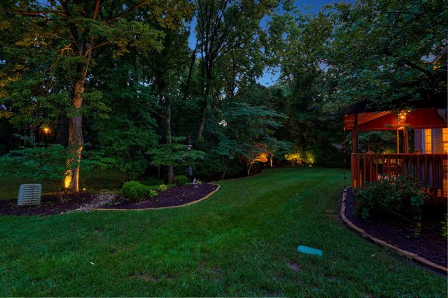 2361 S Celebration Avenue, Springfield, MO 65809