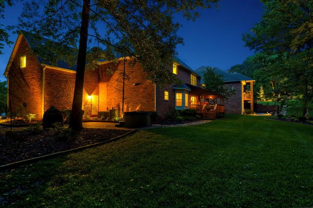 2361 S Celebration Avenue, Springfield, MO 65809