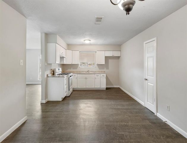 910 Minnesota Street, South Houston, TX 77587