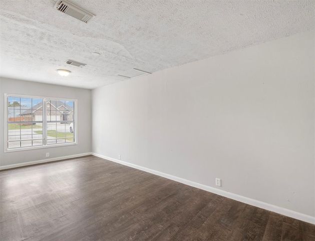 910 Minnesota Street, South Houston, TX 77587