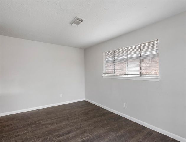 910 Minnesota Street, South Houston, TX 77587