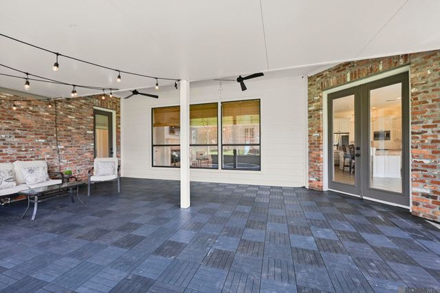 18205 Fountain Hill, Prairieville, LA 70769