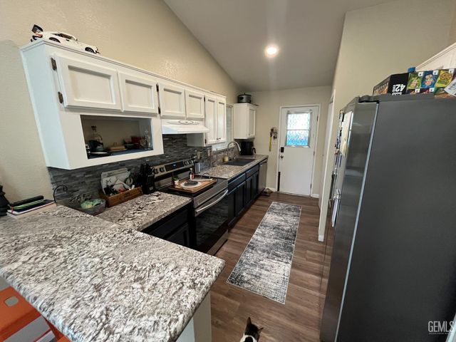 2600 Brookside Drive 52, Bakersfield, CA 93311