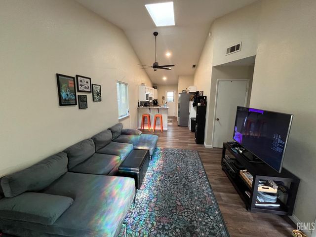 2600 Brookside Drive 52, Bakersfield, CA 93311