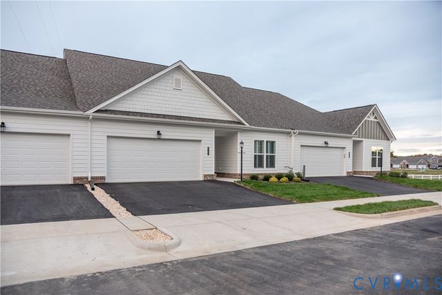 8716 Hope Farm Ln, Mechanicsville, VA 23111