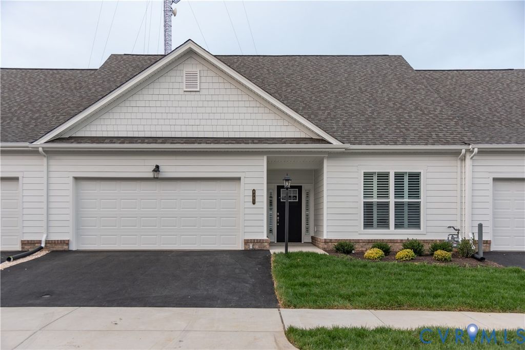 8716 Hope Farm Ln, Mechanicsville, VA 23111