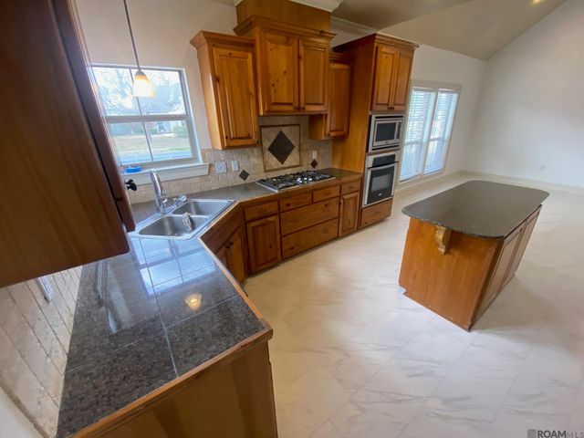 19203 Chardonnay Ave, Baton Rouge, LA 70817