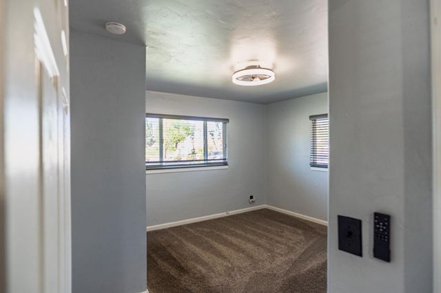 27 Emerald Drive, Merced, CA 95340