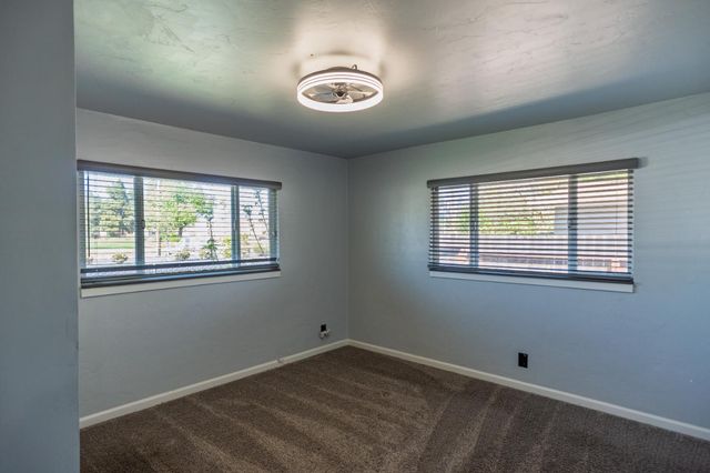 27 Emerald Drive, Merced, CA 95340