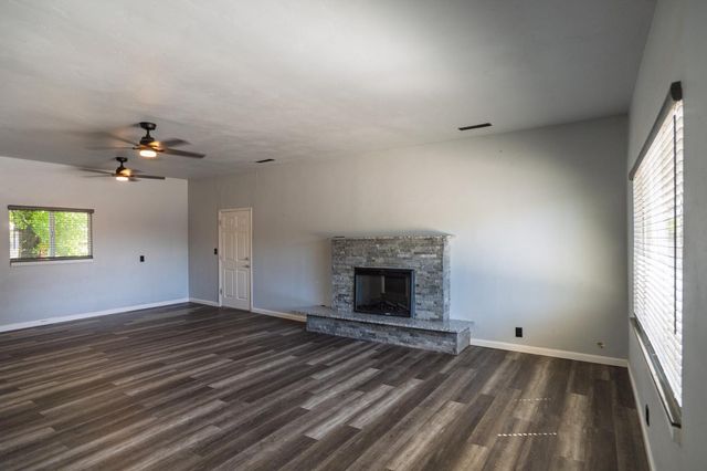 27 Emerald Drive, Merced, CA 95340