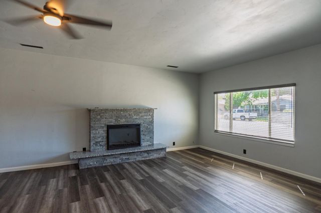 27 Emerald Drive, Merced, CA 95340