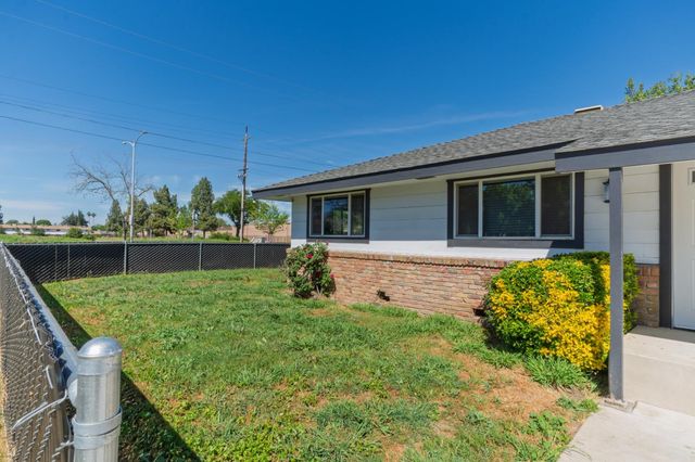 27 Emerald Drive, Merced, CA 95340