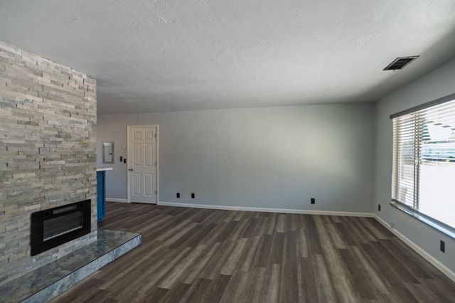 27 Emerald Drive, Merced, CA 95340