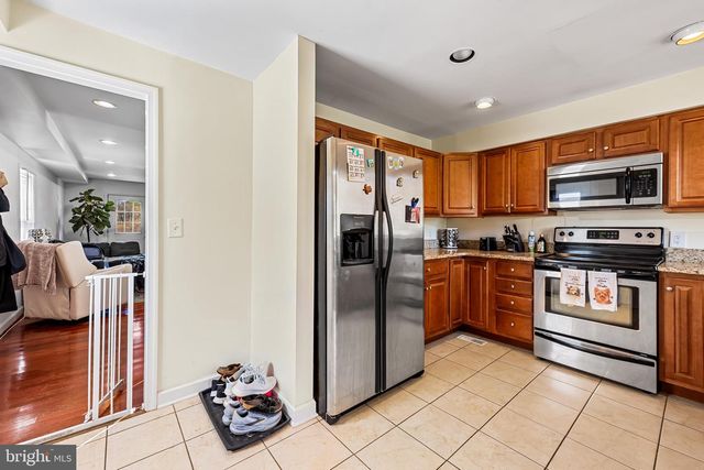 6045 FALLS RD, Baltimore, MD 21209