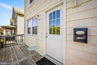 6045 FALLS RD, Baltimore, MD 21209