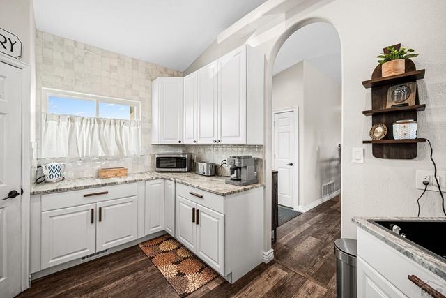 1165 W Meadowmoor Dr, Pueblo, CO 81007