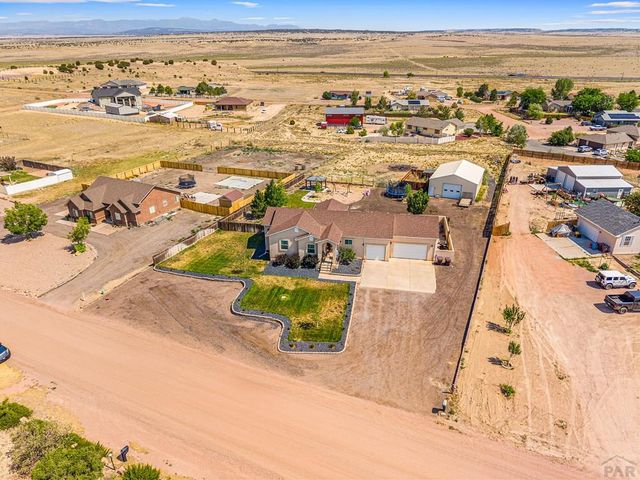 1165 W Meadowmoor Dr, Pueblo, CO 81007
