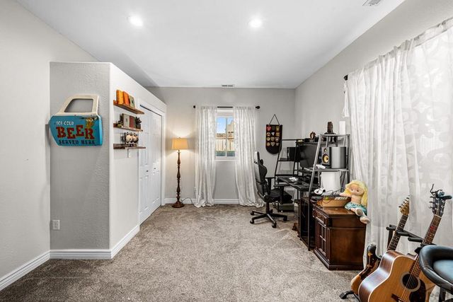 1165 W Meadowmoor Dr, Pueblo, CO 81007