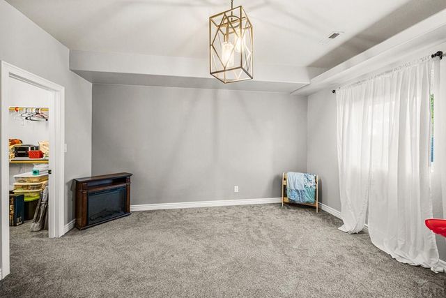 1165 W Meadowmoor Dr, Pueblo, CO 81007