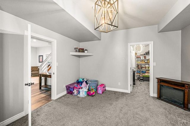 1165 W Meadowmoor Dr, Pueblo, CO 81007