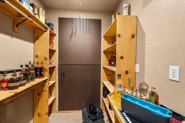 1165 W Meadowmoor Dr, Pueblo, CO 81007
