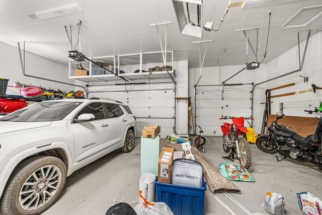 1165 W Meadowmoor Dr, Pueblo, CO 81007