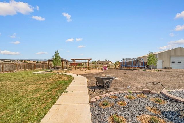 1165 W Meadowmoor Dr, Pueblo, CO 81007