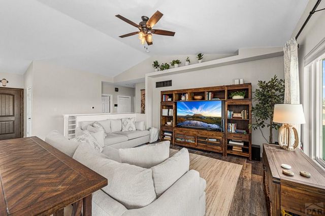1165 W Meadowmoor Dr, Pueblo, CO 81007