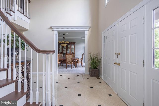 2062 SILVERWOOD DR, Newtown, PA 18940