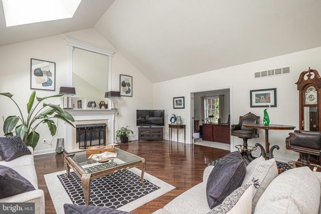 2062 SILVERWOOD DR, Newtown, PA 18940