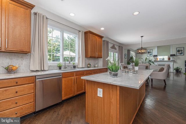 2062 SILVERWOOD DR, Newtown, PA 18940