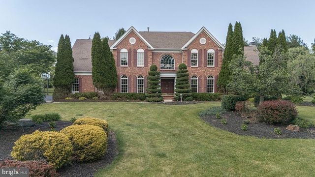 2062 SILVERWOOD DR, Newtown, PA 18940