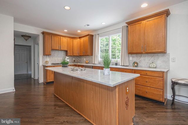 2062 SILVERWOOD DR, Newtown, PA 18940
