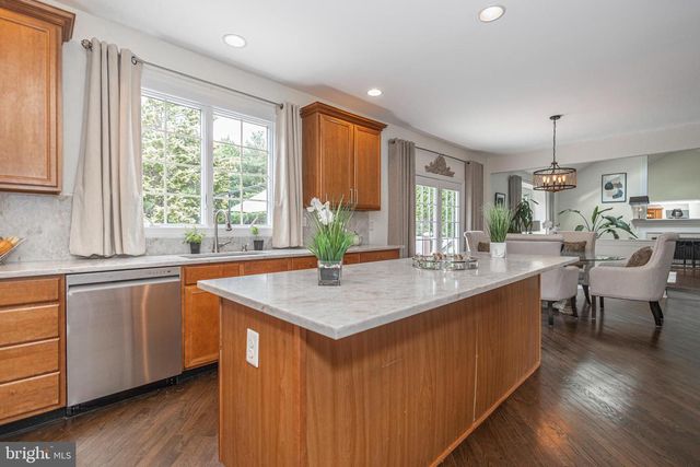 2062 SILVERWOOD DR, Newtown, PA 18940