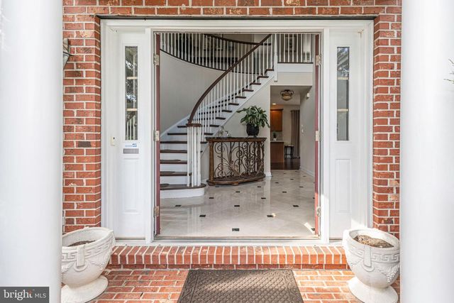 2062 SILVERWOOD DR, Newtown, PA 18940