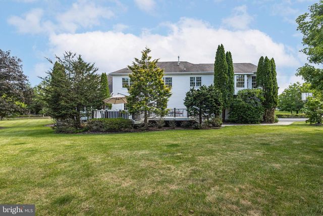 2062 SILVERWOOD DR, Newtown, PA 18940