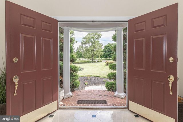 2062 SILVERWOOD DR, Newtown, PA 18940
