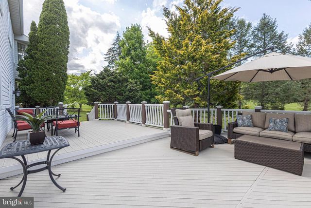 2062 SILVERWOOD DR, Newtown, PA 18940