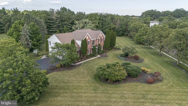 2062 SILVERWOOD DR, Newtown, PA 18940
