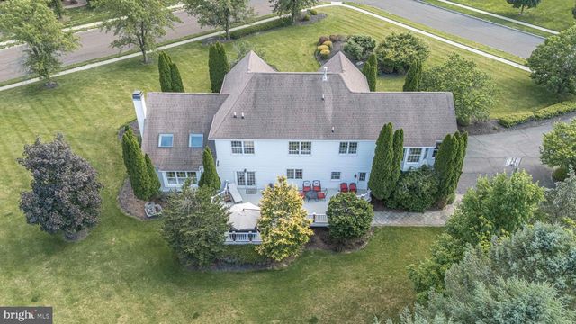 2062 SILVERWOOD DR, Newtown, PA 18940