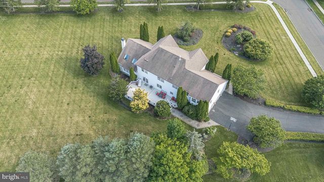 2062 SILVERWOOD DR, Newtown, PA 18940