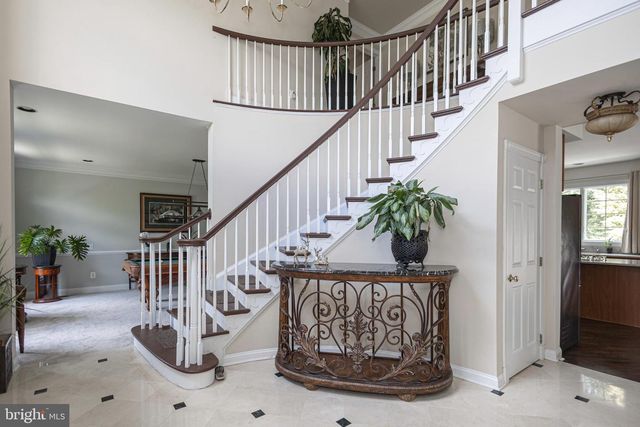 2062 SILVERWOOD DR, Newtown, PA 18940