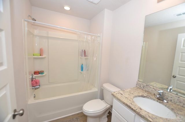 6359 Burrow Ln, Pensacola, FL 32526