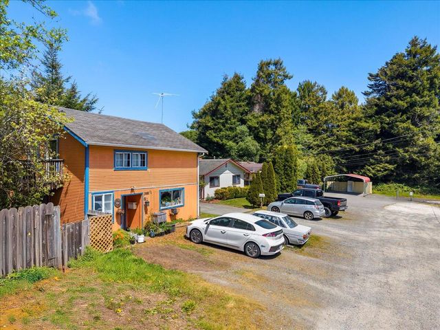 3981 F Street, Eureka, CA 95503