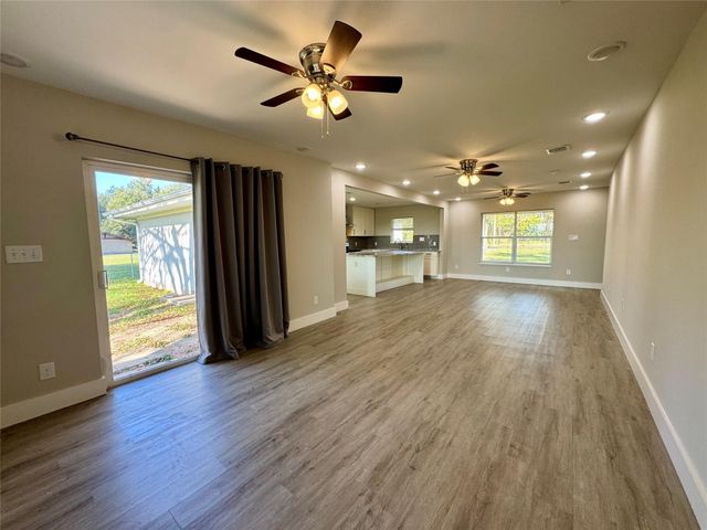 813 Central Ave, Elgin, TX 78621